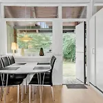 6801-allinge-langebjergvej-96-lejl-96 Daire *